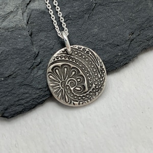 Minimalist Jewelry Tiny Pretty Paisley Necklace Silver Floral Pendant Paisley Circle Sterling Silver Jewelry Layering Bracelet Charm