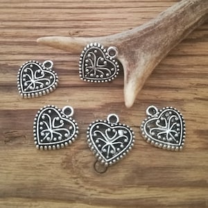 Anhänger Herzen, antik-silberfarben, 16 x 15 mm (ab 0,20 Euro/Stück)