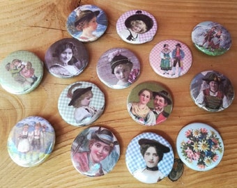 10 Buttons mit Trachten - Nostalgiemotiven, 25 mm (1,90 Euro/Stück)