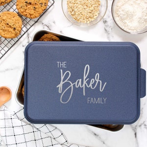 Custom Engraved Cake Pan, Personalized Cake Pan, Cake Pan with Lid, Baking Gift, Cooking Gift, Gift for Baker, Housewarming Gift