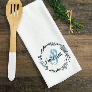 Monogram keukenhanddoek, gepersonaliseerde keukenhanddoeken, theedoek, keukenhanddoeken, keukeninrichting, keukenhanddoek, gastvrouwcadeau, housewarming