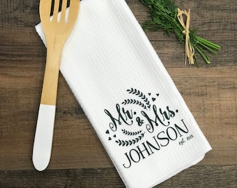 custom kitchen towel, mr and mrs kitchen towel, personalized kitchen towels, tea towel, kitchen towels, kitchen decor, wedding gift