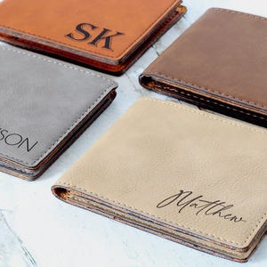 Billetera para hombre, billetera delgada de estilo minimalista, billetera personalizada, regalo para él, regalo para el padrino de boda, regalo para el esposo, regalo para él, billetera grabada
