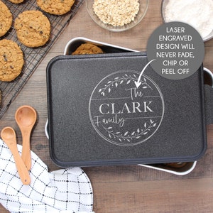 Personalized Cake Pan with Lid, Custom Engraved Cake Pan, Cake Pan with Lid, Gigi Gifts, Baking Gift, Cooking Gift, Gift for Baker image 2