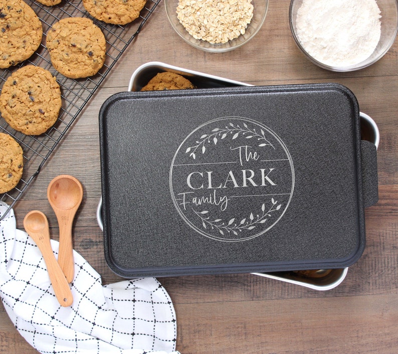 Personalized Cake Pan with Lid, Custom Engraved Cake Pan, Cake Pan with Lid, Gigi Gifts, Baking Gift, Cooking Gift, Gift for Baker image 1