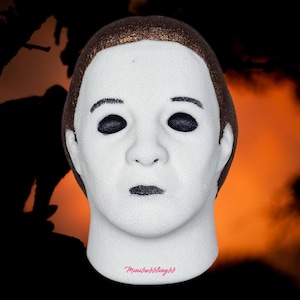 Creepy Halloween Mask Bath Bomb – Haunted Soak for Spooky Nights | Halloween Spa Gift | Trick or Treat Self-Care | Unique Halloween Gift