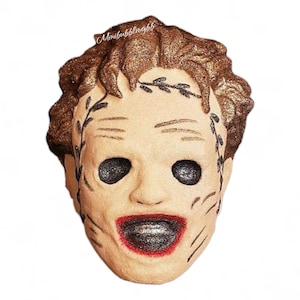 Spooky Mask Bath Bomb – Gory Haunted House Gift, Spooky Horror Bath Treat, Haunted Bath Fizzy, Eerie Halloween Relaxation, Halloween Favor