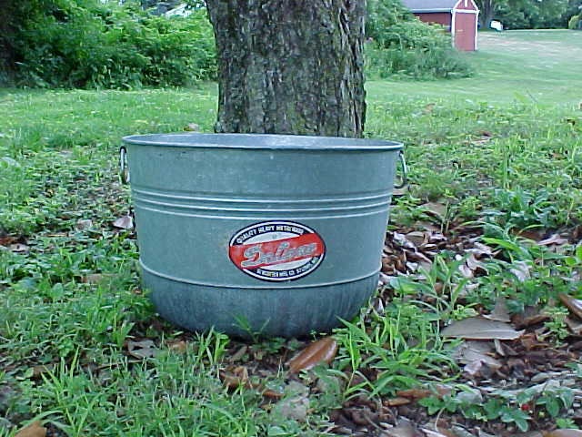 Vintage Galvanized Metal Garden Wash Tub Farm Bucket C.1930s