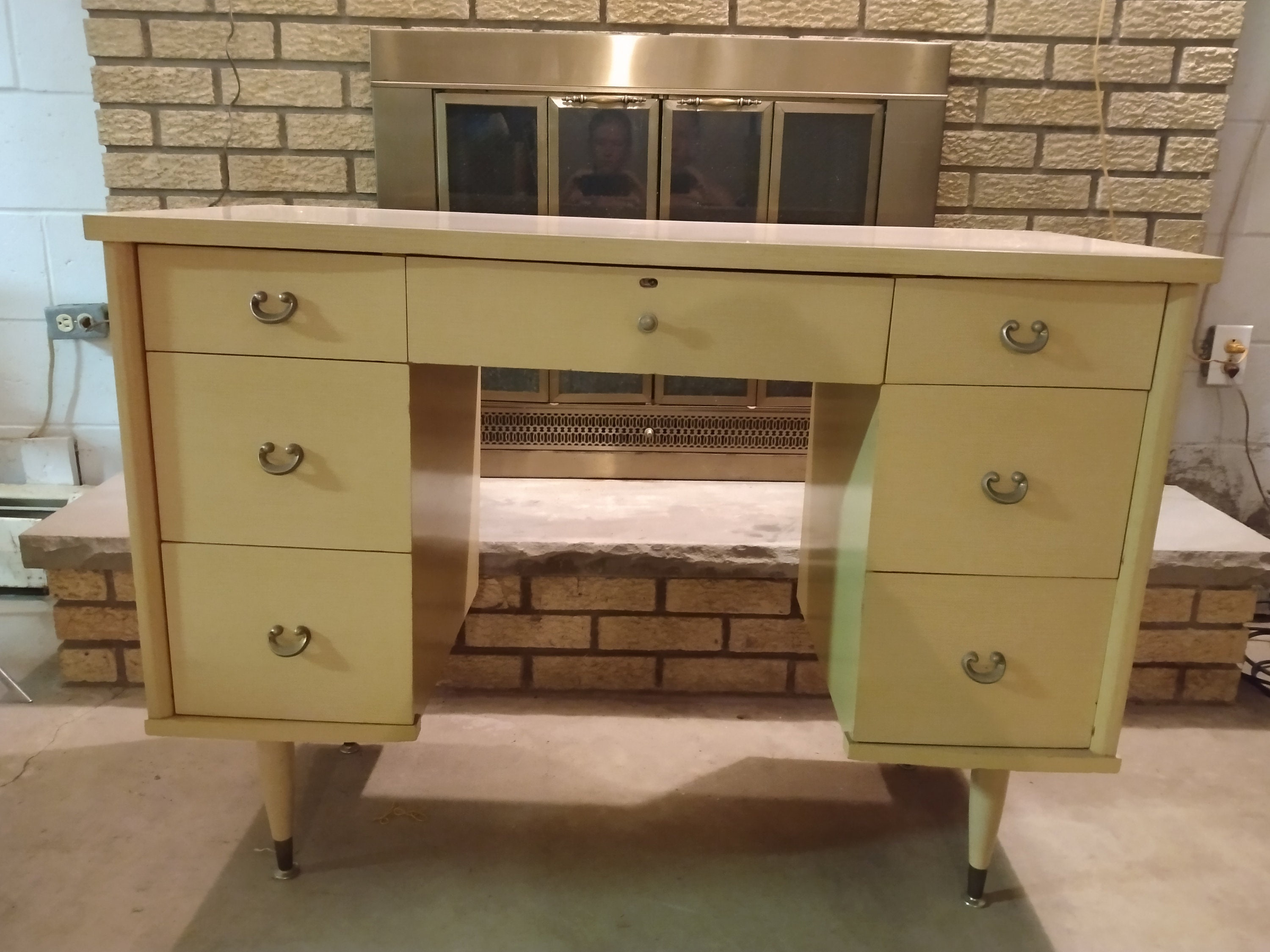 Blonde wood desk deals