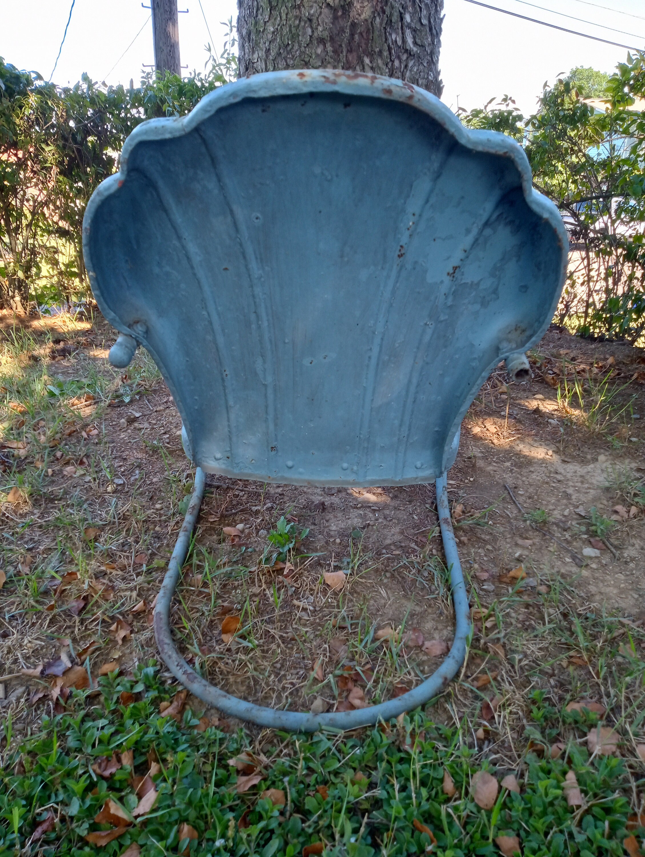 Vintage Metal Rustic Clam Back Shell Back Slant Back Patio