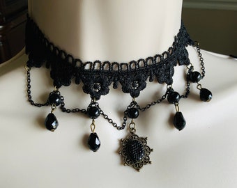 Black lace chocker, onyx chocker, gothic chocker, goth girl style