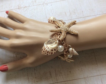 Starfish bracelet, summertime bracelet, charm bracelet, golden bracelet