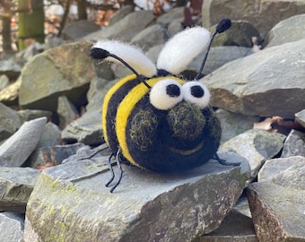 Realistic Felted Honeybee Felt Bee Toy for Kids Educational Toys Kids Learn  Bugs and Beetles Felted Bee With Stitching Kids Toy Honeybee 