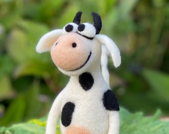 Cow, felt cow "Kunigunde" - will be made especially for you - delivery time: 21-30 days