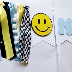 Letrero azul y amarillo "Un tipo feliz", decoración con cara sonriente, guirnalda de borlas "Un tipo genial", accesorios para fotos de niño para el primer cumpleaños de un niño