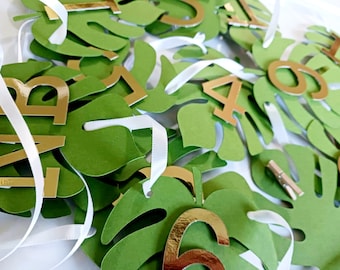 Wild One Monthly Photo Banner, Jungle Safari Banner, Leaf Milestone Garland, 12 Months Photo Clips, Boy One Year Picture Display, Green Gold