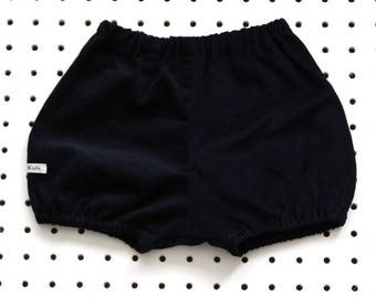 PANTALONES AZULES PARA BEBÉ - Pantalones cortos unisex de pana de algodón azul marino. Pantalones estilo vintage para bebés. Hechos a mano por encargo, hasta 5-6 años.
