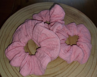 Muslin scrunchie hair tie pink