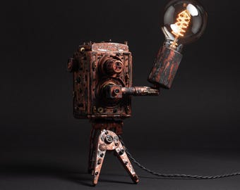 Lampada da scrivania a treppiede dimmerabile, lampada a ingranaggi retrò, lampada in stile industriale, luce arrugginita per la tana dell'uomo, lampada steampunk, luce da tavolo a forma di macchina fotografica, regalo steampunk