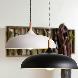 Lámpara nórdica escandinava en blanco y negro, fabricada en metal y madera, lámpara colgante danesa, lámpara de techo moderna, lámpara sueca. imagen 8