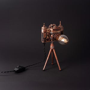 Vintage camera lamp Tripod desk light Rustic table lighting Steampunk Edison nightlight Gifted Edison lamp Edison Bulb Table Decor