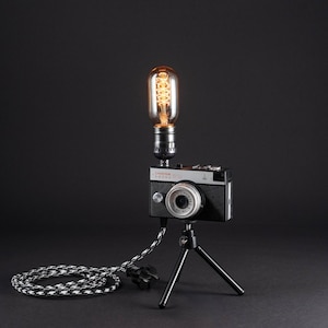 Fotokamera Tischleuchte, handgefertigte SMENA Kamera Schreibtischlampe, Fotografie Liebhaber Geschenk, Stativ Schreibtischlampe, Kamera Geschenk, Fotokamera Lampe