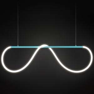 Lámpara colgante LED moderna y flexible con cable, iluminación personalizable y construcción de silicona y metal.