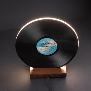 ビニールレコードLEDランプ、レトロな音楽装飾、彫刻された木製ベースライト