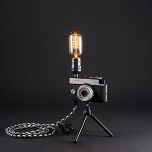 Vintage SMENA Kamera Schreibtischlampe, Handgefertigte Stativ Tischleuchte