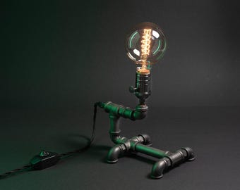 Steampunk-skrivbordslampa i rör, metallbordslampa med dimmer, steampunk-gåva, unik accentskrivbordslampa, inflyttningspresent, industriell skrivbordslampa