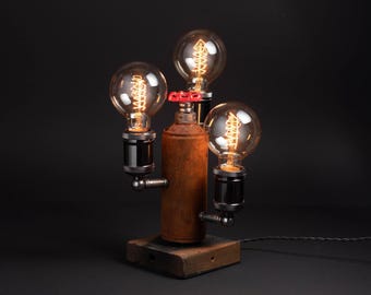 Ściemnialna lampa Rusty, lampa do jaskini mężczyzny, lampa artystyczna w stylu industrialnym, lampa retro z przekładnią, lampa z kaktusem na metalowej podstawie z drewna, lampa biurkowa z rur, oświetlenie przemysłowe