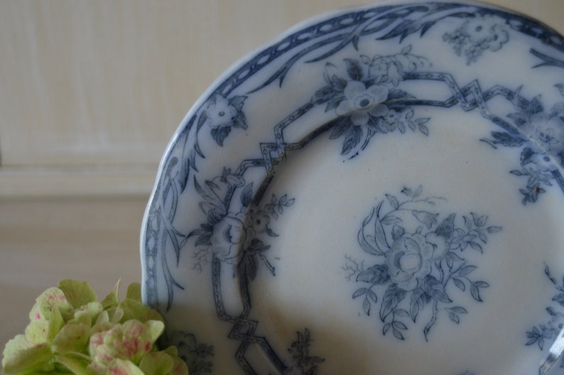 Lovely Vintage French white and blue dessert dish piedouche with small round footed sarreguemines pattern ceres