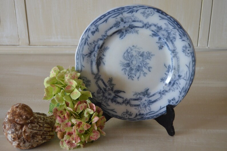 Lovely Vintage French white and blue dessert dish piedouche with small round footed sarreguemines pattern ceres