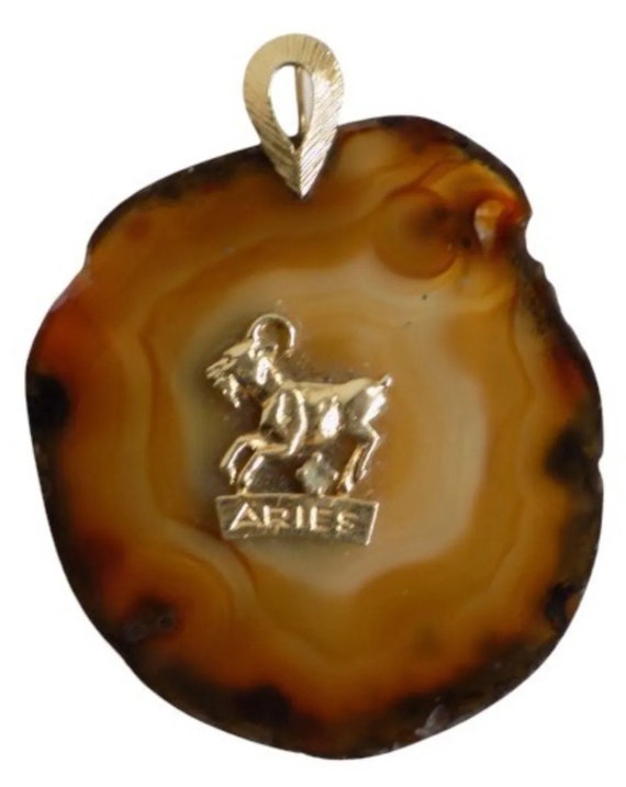 Estate Vintage Zodiac Aires 14k Gold and Agate Pe… - image 1