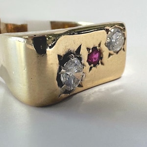 Grande e originale anello modernista in oro 14 carati con rubini e diamanti di metà secolo