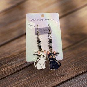 Boucles d'oreilles pendantes en acier inoxydable Luna et chat Artemis avec pierre de lune arc-en-ciel et onyx