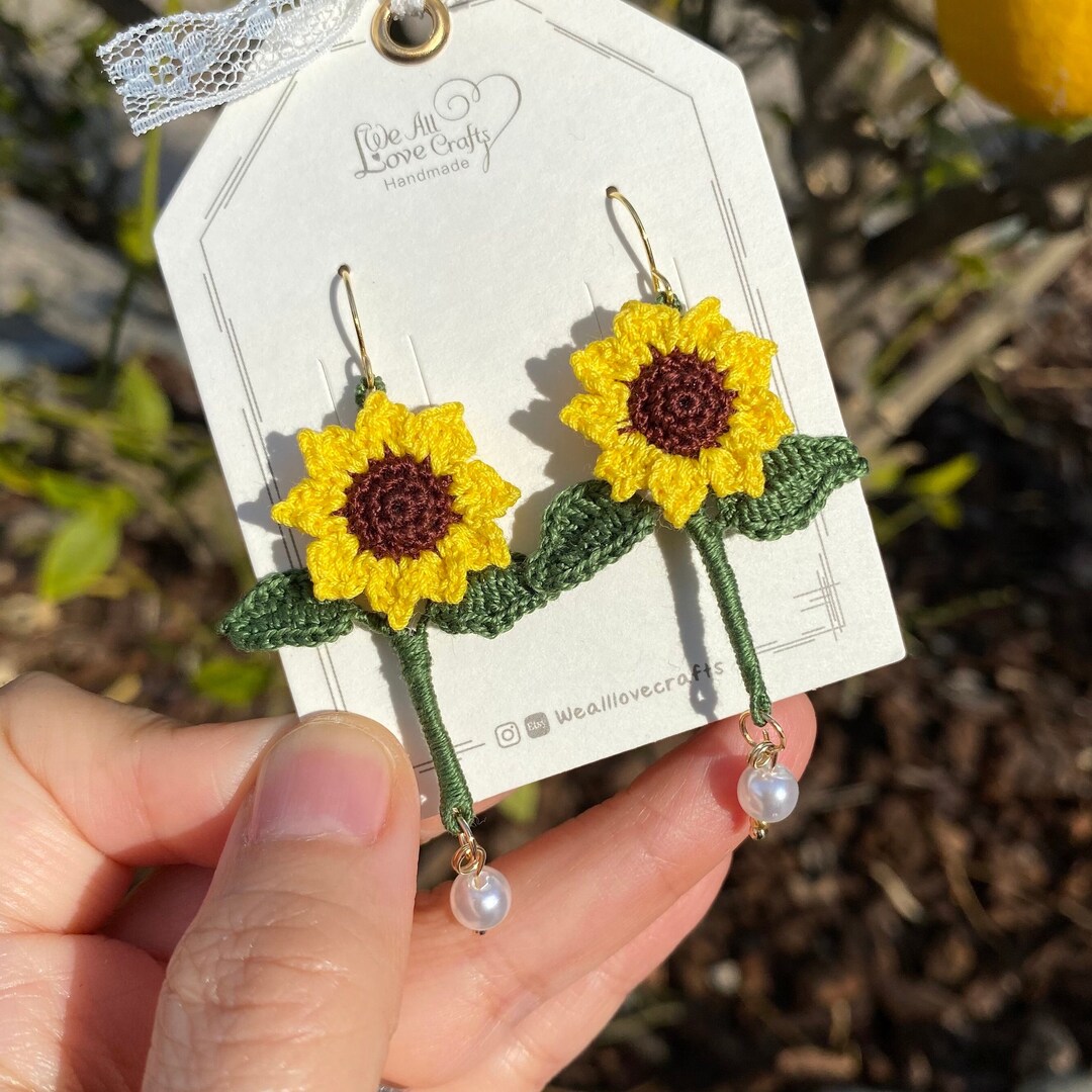 Judith Sunflower Dangle Earrings main image 1