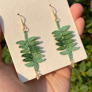 Green ombre fern leaf crochet handmade dangle earrings/microcrochet/Knitted jewelry/Forest style/Indoor plant/Polypodiophyta/Instagram