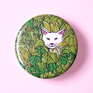 Hide & Seek Cat Pin Badge - 32mm
