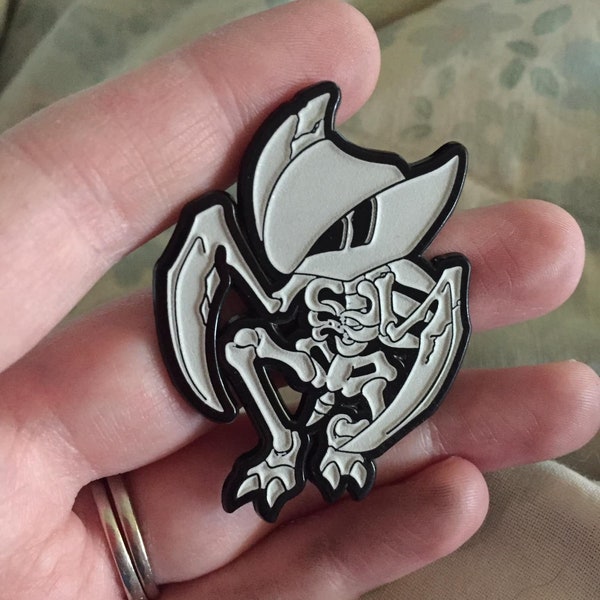 Glow in the dark! Kabutops fossil pin