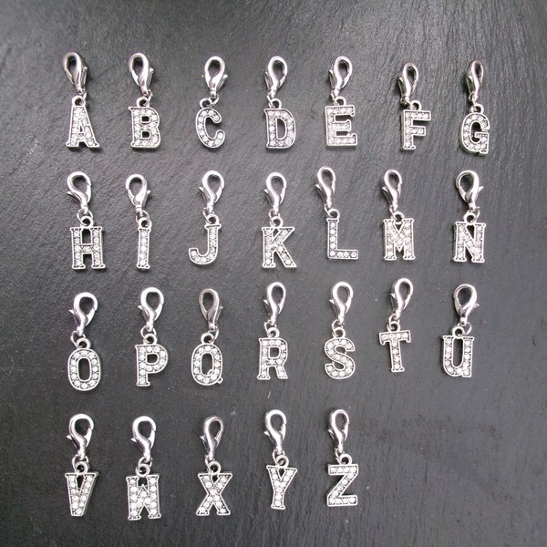 Charms lettre alphabet avec mousqueton, breloque lettre, charm lettre, breloque argentée, métal argenté, strass, charm lettre abcd