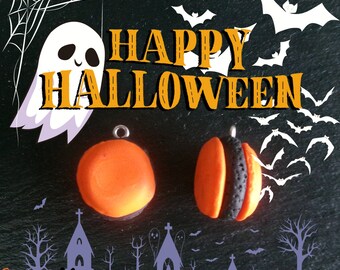 2 Breloques dessert macaron orange et noir pour halloween en Pâte Polymère 15mm