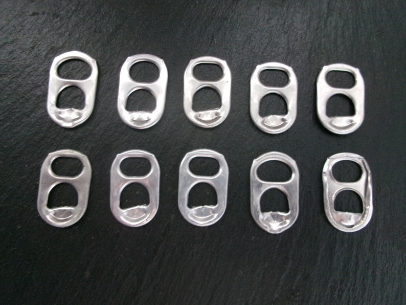 10 pièces capsules de canettes a soda avec styles différents Variations. image 1
