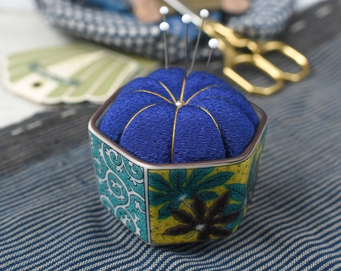 Featured listing image: Hiro Japan Kutani sake cup pin cushion