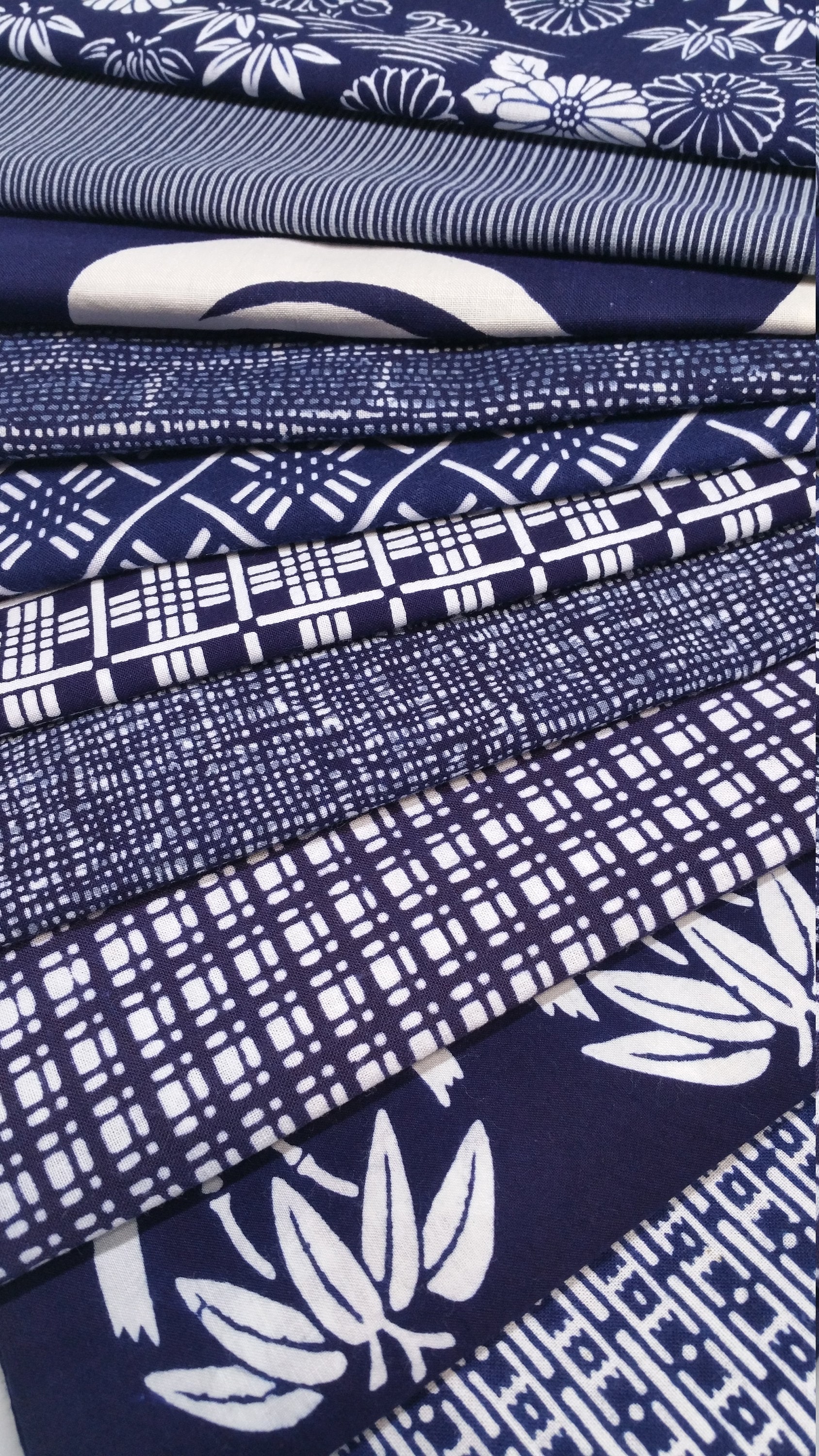 Japanese vintage cotton yukata scrap bundle lot - 10 indigo and white ...