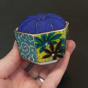 Hiro Japan Kutani sake cup pin cushion