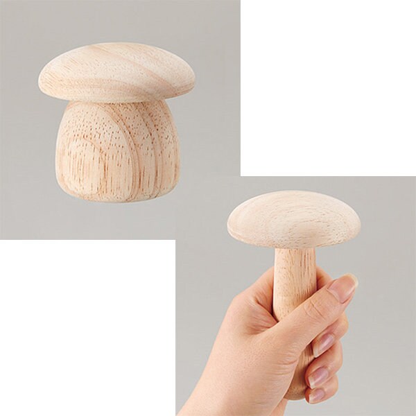 Clover Japan - Wooden Darning Mushroom kit with Clover Darning needles and  darning thread