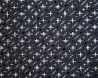 Sevenberry Japan cotton homespun fabric - diagonal cross hatch pattern over indigo blue