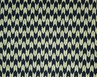New! Sevenberry Japan cotton homespun fabric - Yabane Yagasuri Arrow pattern over dark indigo blue