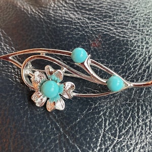 Sarah Coventry Blue Note Faux Turquoise Flower Pin Brooch.